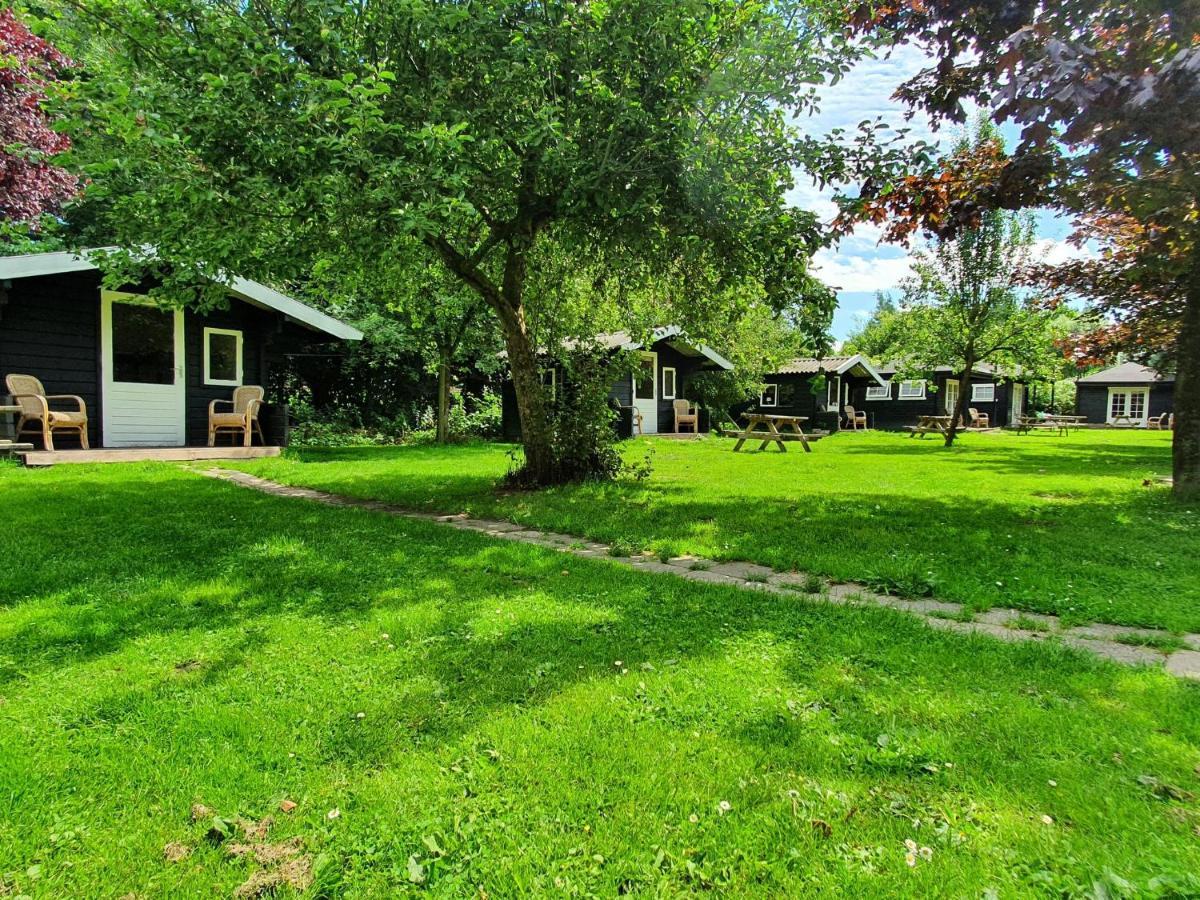 Camping De Oude Rijn Ter Aar Exteriör bild